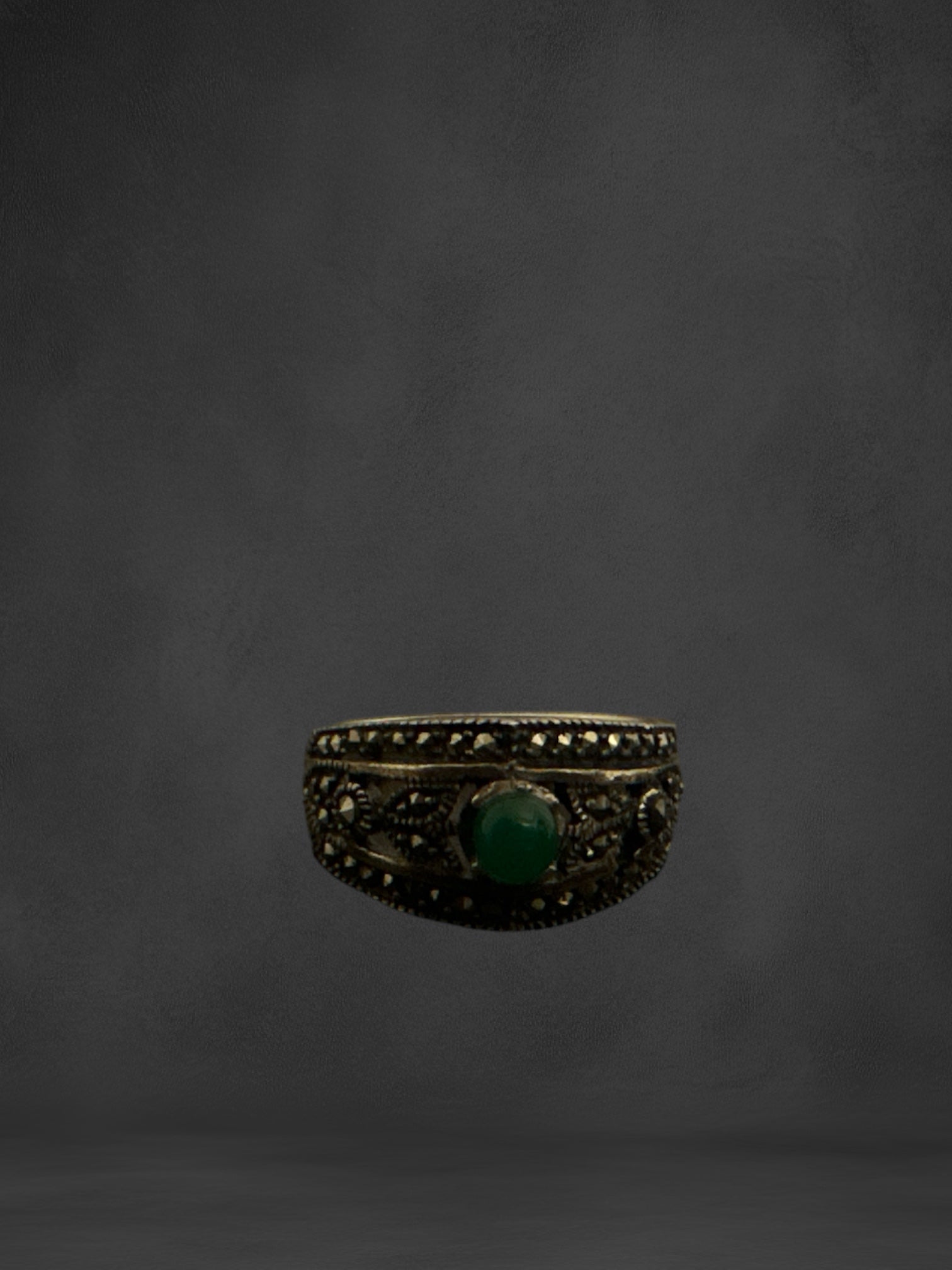 Precious finger ring 92.5 Silver Emerald With Marker stone